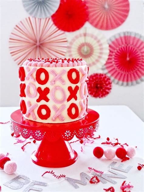 7 Cute And Easy Valentines Cake Ideas Cake By Courtney Valentines