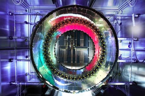 「ヒッグス粒子」観測を可能にした実験装置「lhc」とは Wiredjp