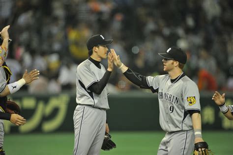 タイロン・ウッズが7位ではメッセンジャー、ペタジーニは？ あなたが選ぶ「プロ野球“最強助っ人”外国人」発表《00年代〜編》 プロ野球