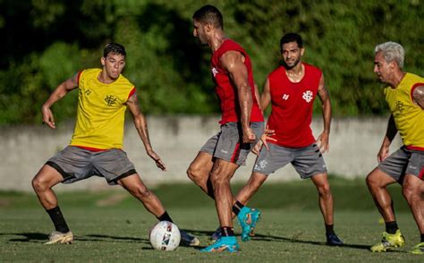 Vitória faz treino tático de olho no Atlético de Alagoinhas