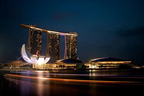 marina bay sands skyscraper attraction singapore  stock photo