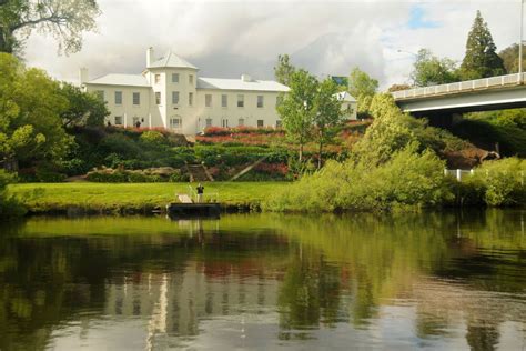 Top 10 Most Romantic Tasmania Hotels for your Honeymoon - The Wedding Vow