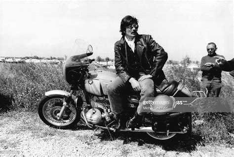 News Photo Alain Delon Sur Une Moto BMW Lors Du Tournage Du Alain