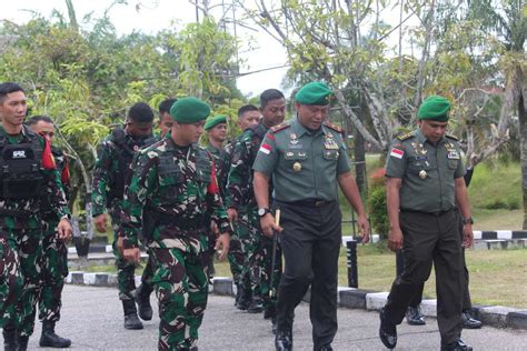 Danrem 121 Abw Inspeksi Kesiapan Tugas Yonif 642 Kps Ke Papua Klik Warta