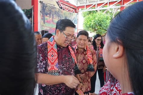 Serahkan KTP Dan KIA Gratis Di SMK N 3 Tondano Wagub Kandouw 113