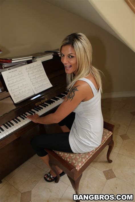 Busty Blonde In Interracial Sex Action Porn Pictures Xxx Photos Sex Images Pictoa