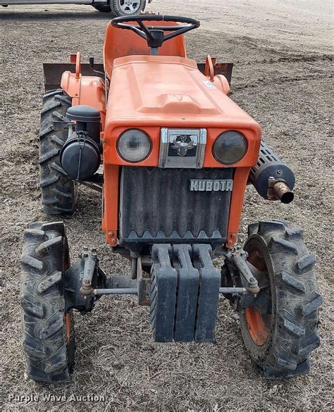 Tractor Zoom Kubota B6100hst
