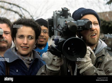 Groundhog Day Year: 1993 USA Andie MacDowell, Chris Elliott Director ...