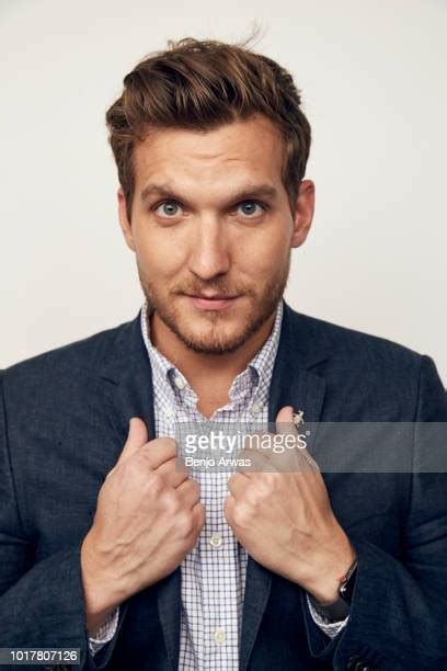 Scott Michael Foster Scott Michael Foster Photos And Premium High Res