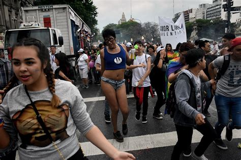 35 Fotos De La Marcha Del Orgullo Gay En Buenos Aires Infobae