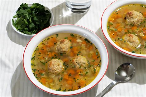 Chicken Soup with Chicken Meatballs – Recette Magazine