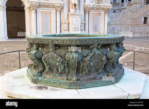 Interior of the Doge palace in Venice, Italy Stock Photo - Alamy