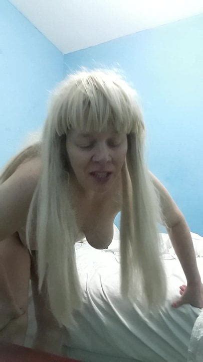 Sexy Brenda Justice Sings Philharmonic Orchestra Like A Pra Exotic Blonde Porn XHamster