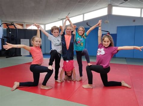 Acrogym Et Veil Gymnique Enfants De Ans Roquettes