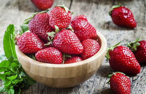 Fragole caratteristiche storia e proprietà ecco le fragole cucinare it