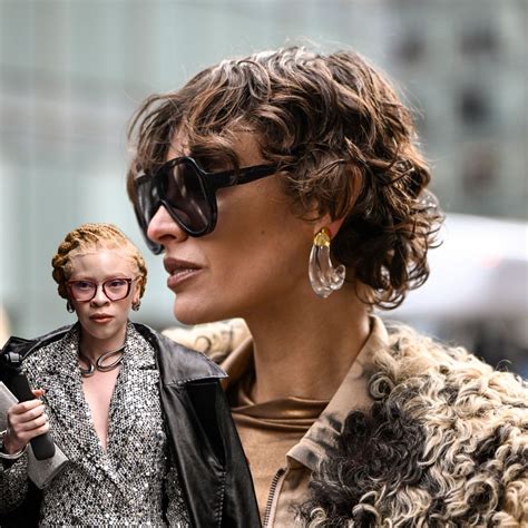 Millie Bobby Browns Blonde Bob Is So Sultry Sophisticated Marie Claire