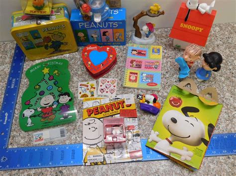 Misc Peanuts Charlie Brown Memorabilia Collectibles