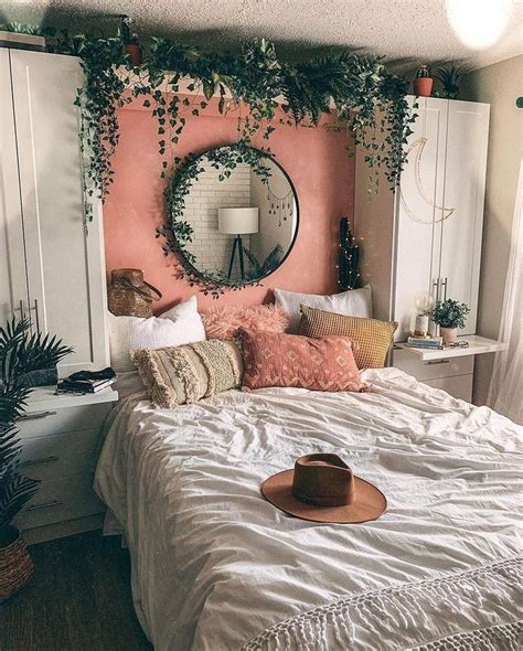 Lovely Bedroom Decor With Plant Ideas 29 Pimphomee