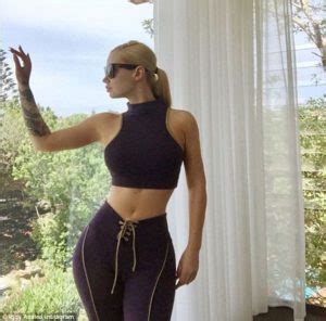 Iggy Azalea Drop It Like Its Hot In Mo Bounce Music Video