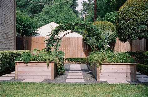 Gardenary S Modern Arch Trellis In Raised Garden Beds Gardenary