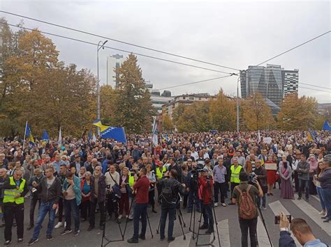 Oslobođenje Završen protest ispred zgrade OHR a Građani poručili