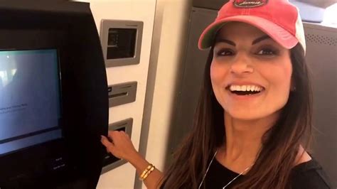 Alka Shows How To Use A Bitcoin Atm Machine In Seattle L Futurenet