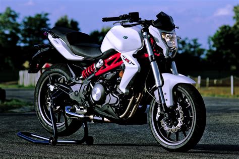 2018 Benelli Tornado TNT 300 Review 16 Fast Facts