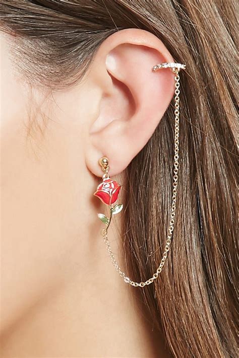 A Rhinestone Encrusted Ear Cuff With A Rolo Chain And A Rose Post Back