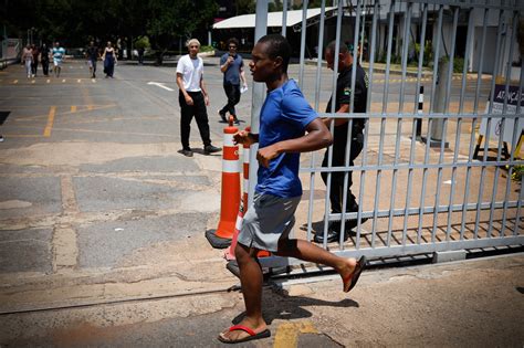 Enem Aborda Invisibilidade No Trabalho De Cuidado Da Mulher