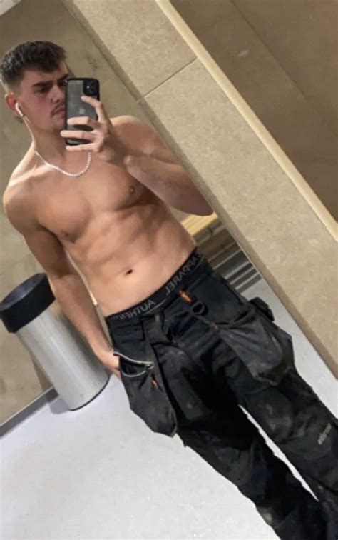 Very Hot Lads On Tumblr