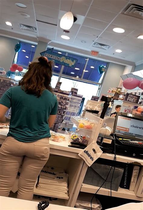 Sales Clerk With An Awesome Tight Ass In Jeans Tight Jeans Forum