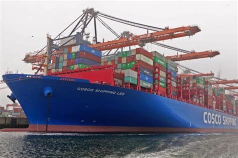 COSCO Orders 12 Giant Methanol Powered Container Ships