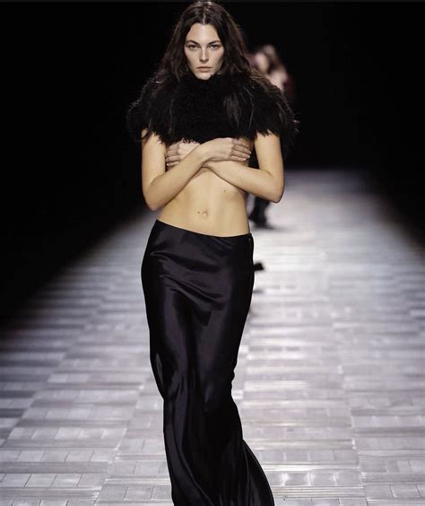 Vittoria Ceretti Walking For Ann Demeulemeester FW23 Babies Art