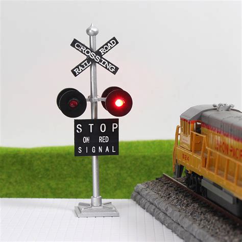 1set HO Scale Railroad Crossing Signals 4 heads LEDs + Circuit board flasher | eBay