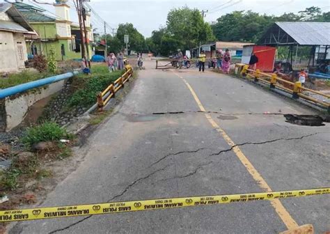 Jalur Trans Sulawesi Di Palopo Ditutup Akibat Jembatan Rampoang Nyaris