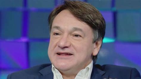 Fabio Caressa Vola A Pechino Express Ma Chi Lo Sostituir Su Sky