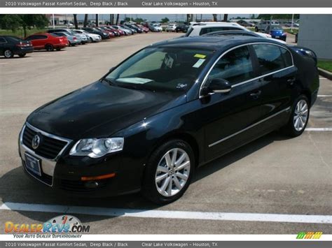 2010 Volkswagen Passat Komfort Sedan Deep Black Black Photo 3