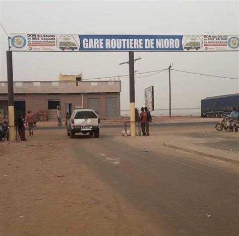 Manque deau déclairage à la gare routière Nioro de Kaolack les