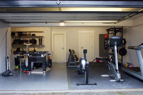 How To Convert Your Garage Into A Gym Blogging Hub