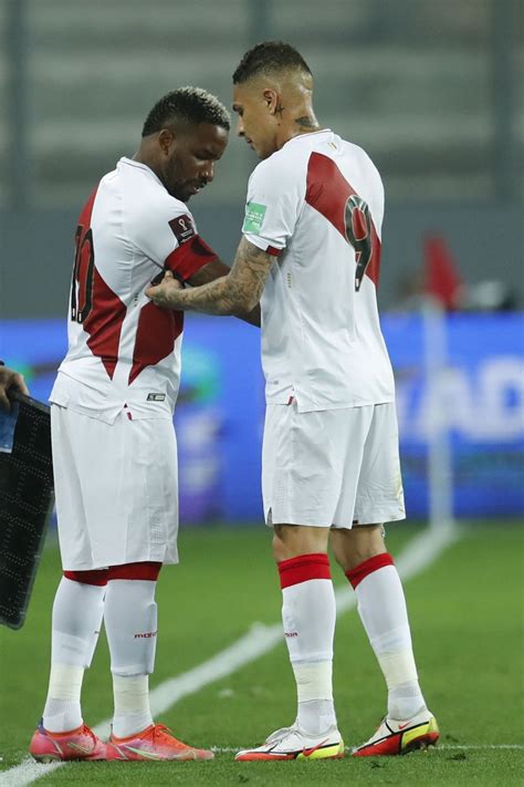 Perú Vs Chile Jefferson Farfán Ingresó Por Paolo Guerrero Y Se Quedó