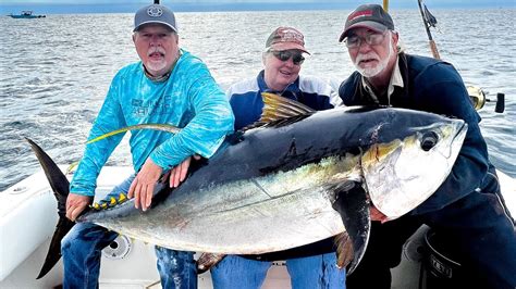 Catching Giant Yellowfin Tuna On Jigs Youtube