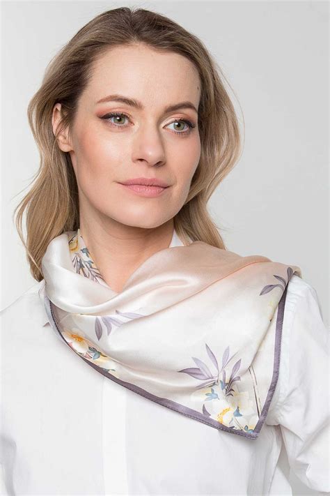 Шелковый шейный платочек купить с быстрой доставкой | KHAN Cashmere 185619