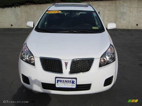 2009 Ultra White Pontiac Vibe 24 Awd 1149755 Photo 2