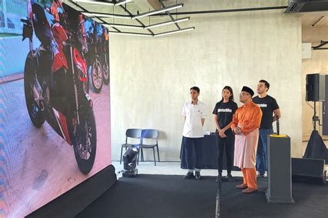 Imotorbike Expands Presence With Flagship Showroom In Shah Alam