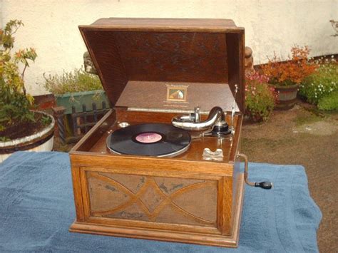 17 Best images about Gramophone History on Pinterest | Horns, Radios and Models