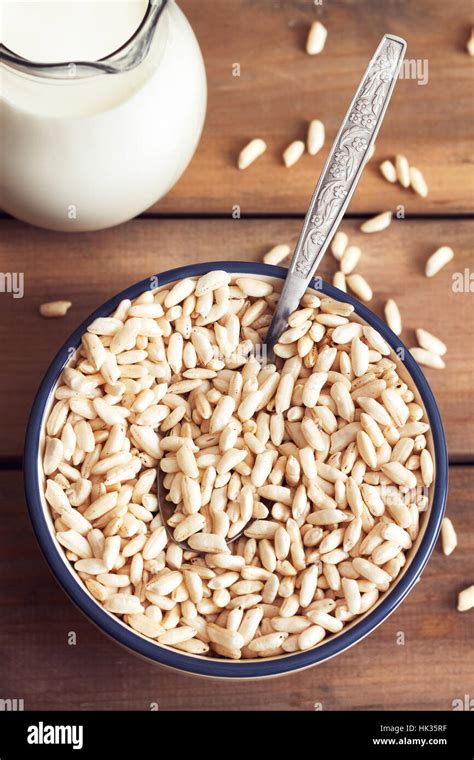 Puffed Rice Cereal Hi Res Stock Photography And Images Alamy