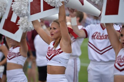 Pictures of Alabama cheerleaders to get you ready for game day