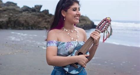 Milena Warthon El Joven Rostro Del Pop Andino Lanza “agua De Mar” Su Nueva Canción Youtube