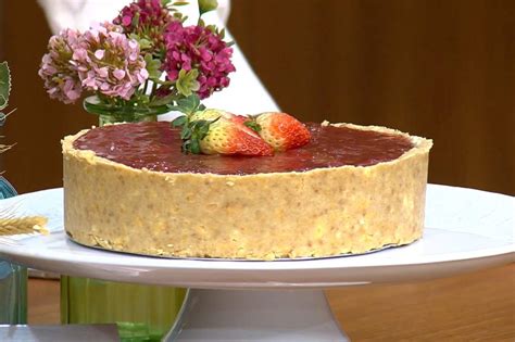 VÍdeo Aprenda Uma Receita Deliciosa E Fácil De Torta De Morango