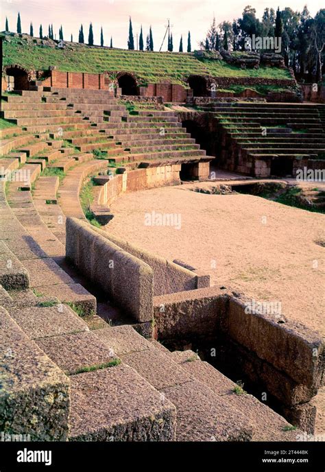 Anfiteatro Romano De Merida Hi Res Stock Photography And Images Alamy